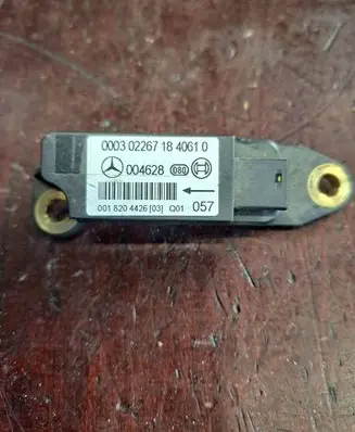 Mercedes-Benz CLK A209 C209 Airbag deployment crash/impact sensor 0018204426 004628 000302267140610