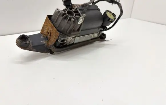 BMW X5 E70 Air suspension compressor/pump GP76A60 PRL191
