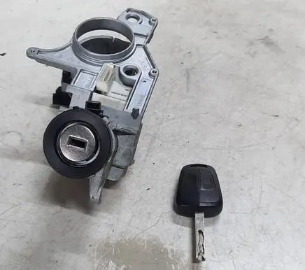 Opel Astra H Ignition lock N0501882