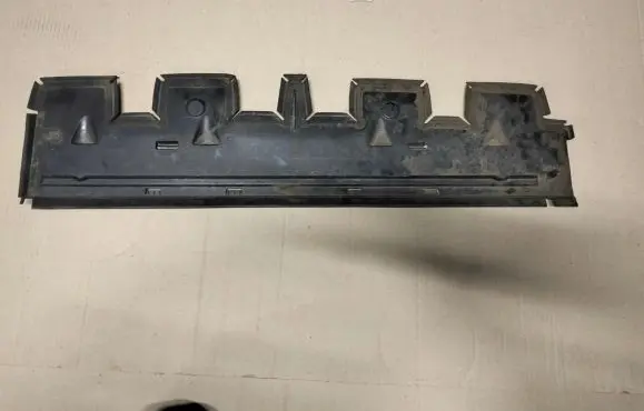 Audi Q7 4L Radiator trim 