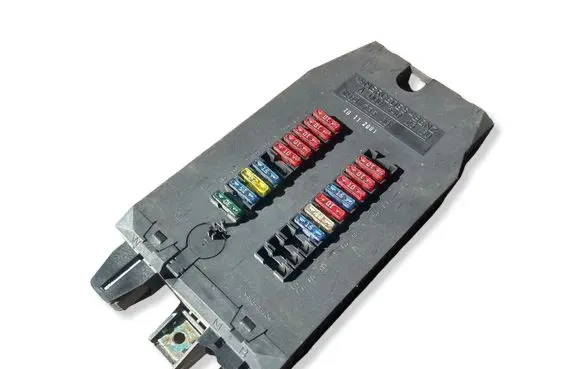 Mercedes-Benz Sprinter W901 W902 W903 W904 Fuse box set A0005402350 0473500 20112001