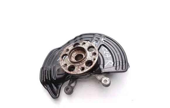Mercedes-Benz CLA C117 X117 W117 Front wheel hub A2463320200