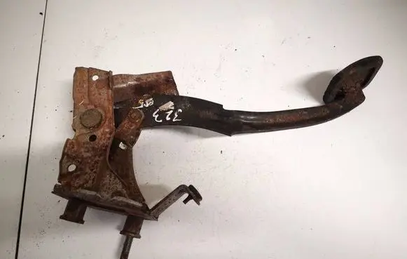 Mazda 323 Brake pedal 