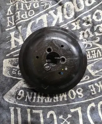 Audi Q7 4L Water pump pulley 06E121031F