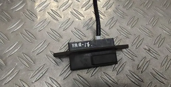 Toyota Yaris Tailgate opening switch 