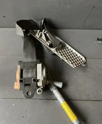 Opel Insignia A Front seatbelt 3063932AA