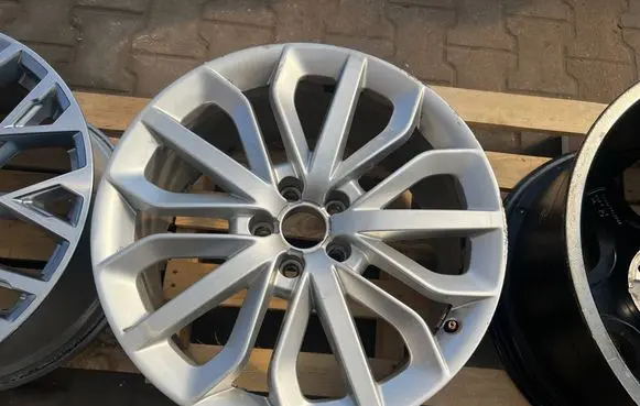 Audi A6 S6 C7 4G R19 alloy rim 4G0601025E