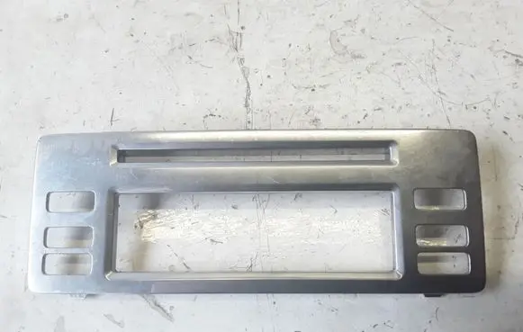 Volvo V70 Radio/GPS head unit trim 1303415