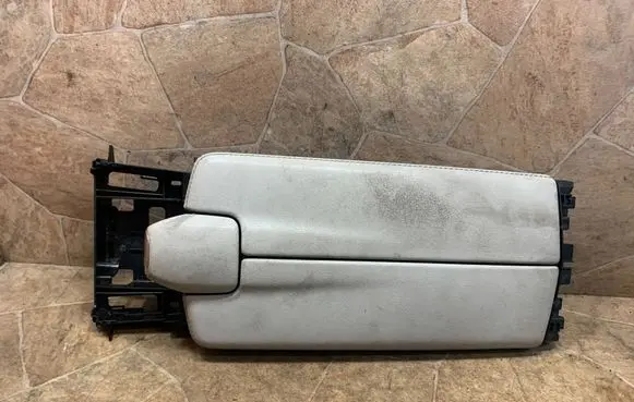 Mercedes-Benz E W212 Armrest A2125409110