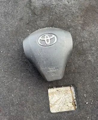 Toyota Yaris Steering wheel airbag 305314499 451300D160B0 3053140