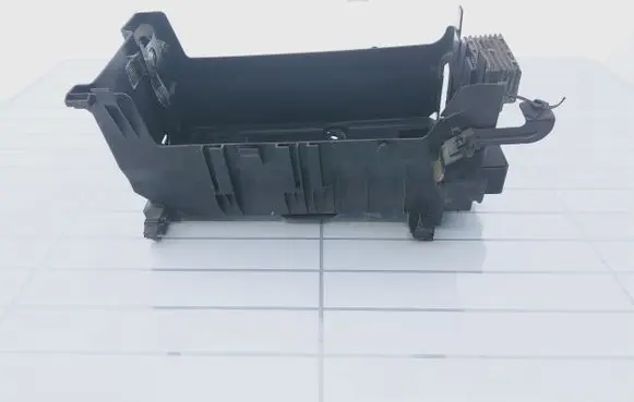 Opel Insignia A Battery box tray 13330952 13330951