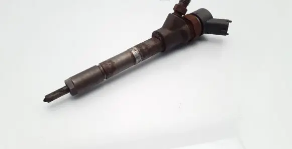 Toyota Auris 150 Fuel injector 0445110221 2367033040