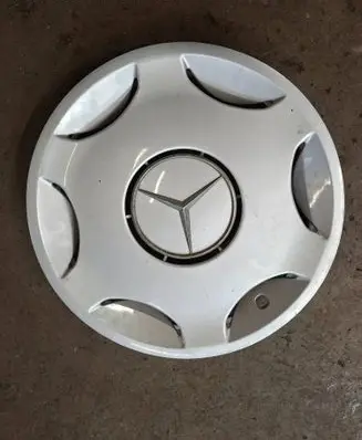 Mercedes-Benz E W124 R15 wheel hub/cap/trim 2024010024