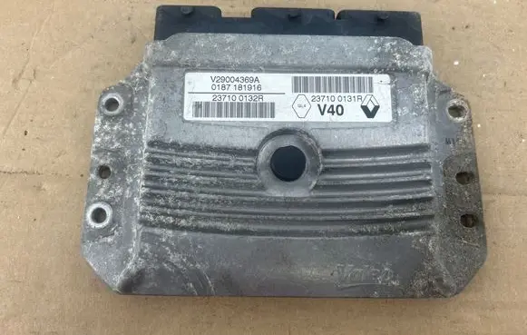 Renault Megane III Engine control unit/module 237100131R V29004369A 237100132R