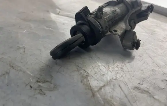 Volkswagen Polo III 6N 6N2 6NF Ignition lock 4B0905851 4B0905851G