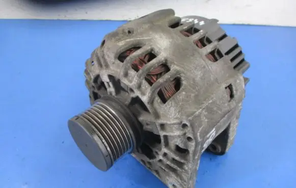 Nissan Almera Tino Generator/alternator 8200385098