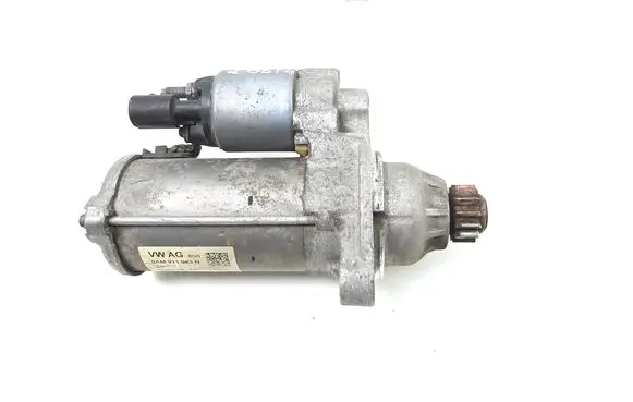 Volkswagen Golf VII Starter motor 0001179516 0AM911023N 0001179517