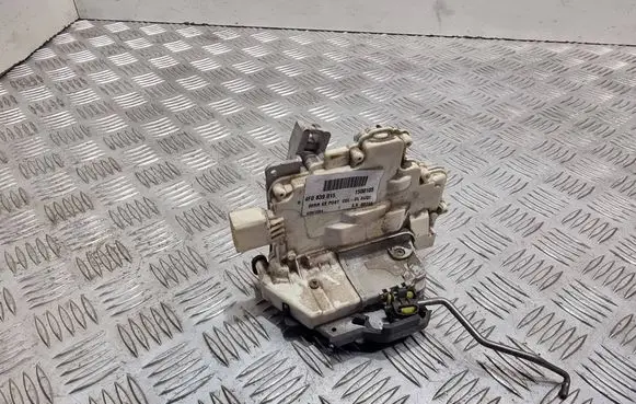 Audi A3 S3 8P Rear door lock 4F0839015 SN00718 1500105