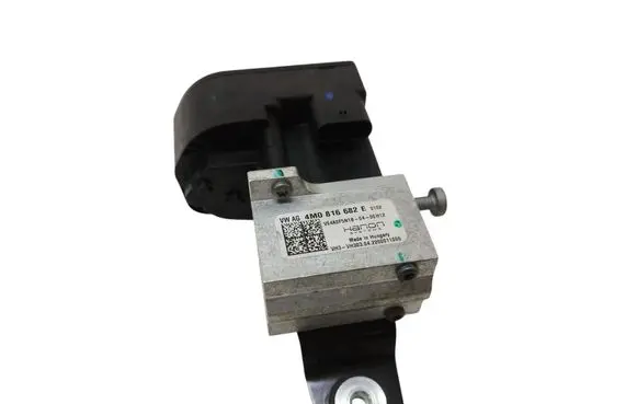 Porsche Taycan 9J1 Air conditioning (A/C) expansion valve 4M0816682E VD4A0F5N1B 0019187706