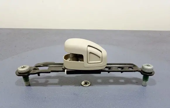 Chrysler Pacifica Front seatbelt 5LA64PD2AB