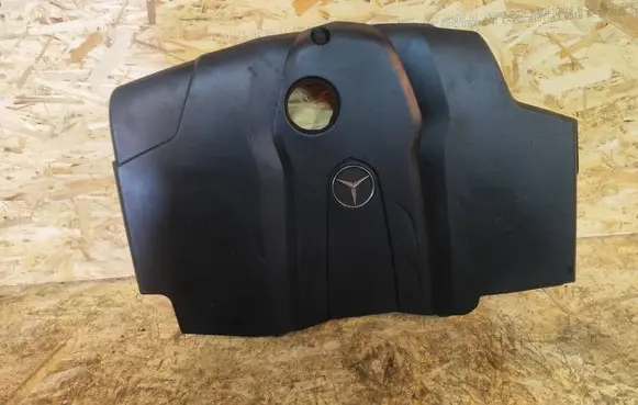 Mercedes-Benz C W205 Engine cover (trim) A6510108512 BBP214301