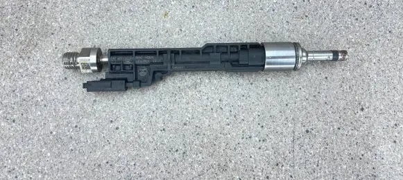 BMW M6 Fuel injector 8627842 13538627842