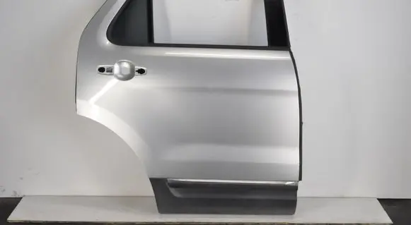 Ford Explorer V Rear door 