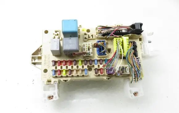 Toyota Corolla Verso E121 Central body control module 892210F010