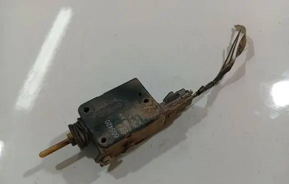 Opel Astra G Central locking motor 605420