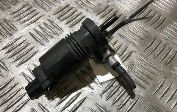 Nissan Note (E11) Windscreen/windshield washer pump 060325
