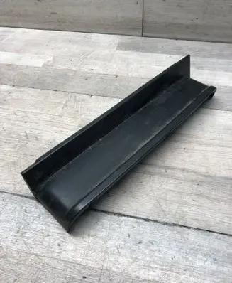 Volkswagen Caddy Rear/tail light trim molding 2K5945312B 2K5945312C