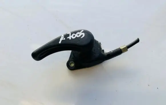 Renault Megane I Engine bonnet (hood) release handle