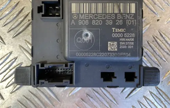 Volkswagen Crafter Door control unit/module A9068203926 SW3706 00005228