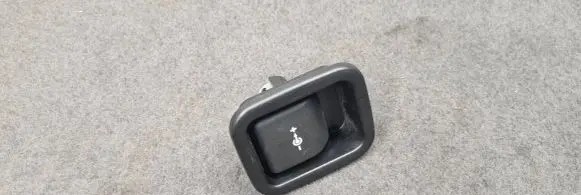 BMW 3 E90 E91 12 V Socket (rear) 7143111