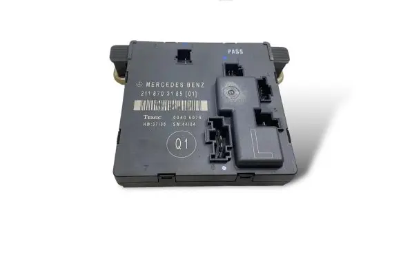 Mercedes-Benz E W211 Door control unit/module 2118703185