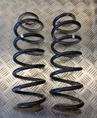 Volkswagen Golf VI Rear coil spring