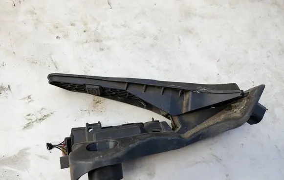 Volkswagen Golf VI Accelerator throttle pedal 1K1721503AA