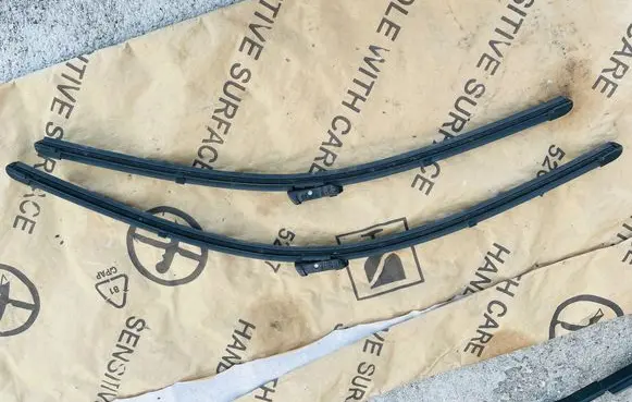 Audi S5 F5 Headlight wiper blade set 8W1955425 8W1955426