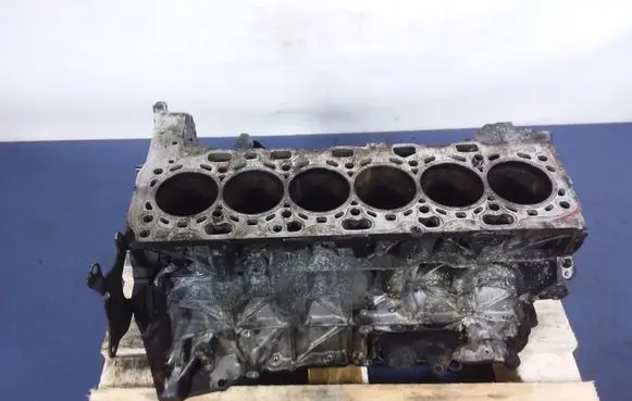 BMW X5 G05 Engine block 8571379