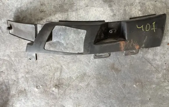 Front bumper mounting bracket