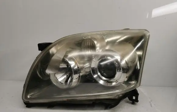 Toyota Avensis T250 Headlight/headlamp