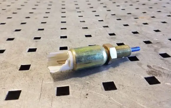 Clutch pedal sensor