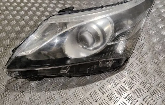 Toyota Avensis T270 Headlight/headlamp 1010017685 H296GLDE