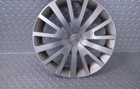 Citroen Berlingo R15 wheel hub/cap/trim 9677426377 9677426477 9821422877