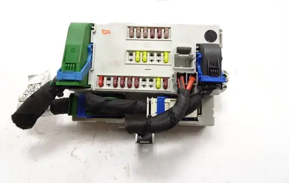 Fiat 500L Central body control module 51984086 10R041061 116RI000030