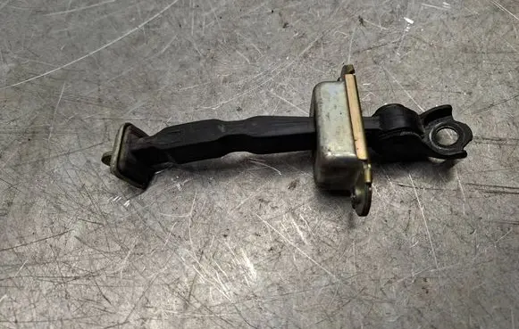Nissan X-Trail T30 Rear door check strap stopper
