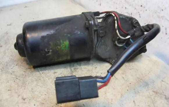 Mercedes-Benz Vito Viano W638 Wiper motor VALEO47902