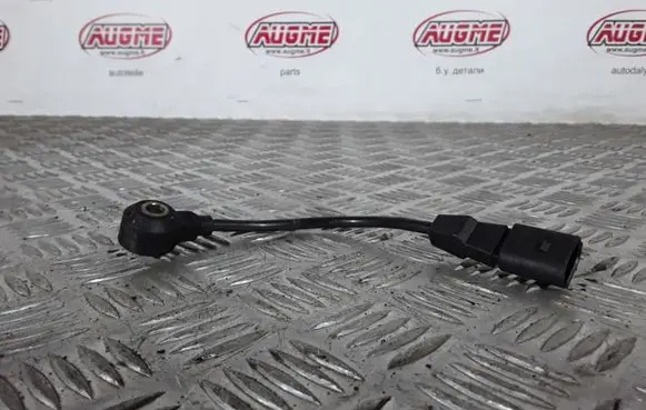 Volkswagen Polo IV 9N3 Airbag deployment crash/impact sensor 06A905377D