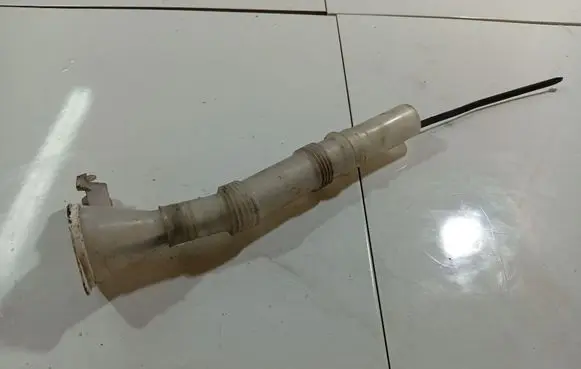 Windshield washer fluid reservoir/tank