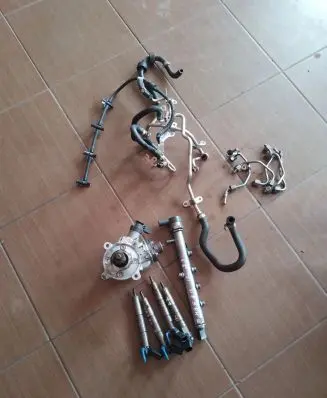 Mercedes-Benz E W213 Fuel injection system set A6540704301 0445010736 A6540700187